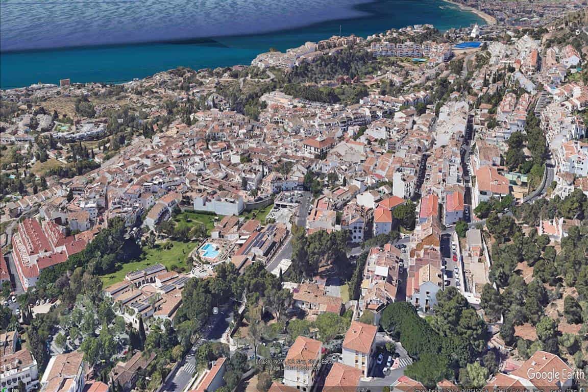 Villas in Benalmadena Pueblo for sale and a map showing the area Villas in Benalmadena Pueblo for sale and a map showing the area