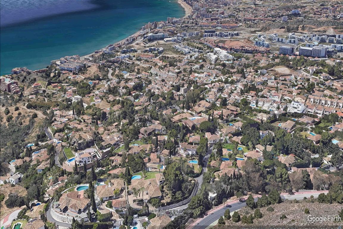 Villas in La Capellania for sale and a map showing the area Villas in La Capellania for sale and a map showing the area