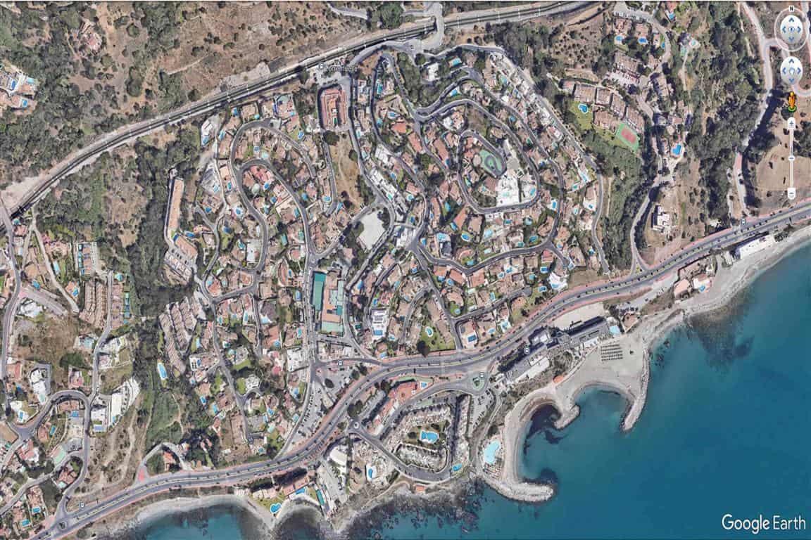Villas in Torremuelle for sale and a map showing the area Villas in Torremuelle for sale and a map showing the area